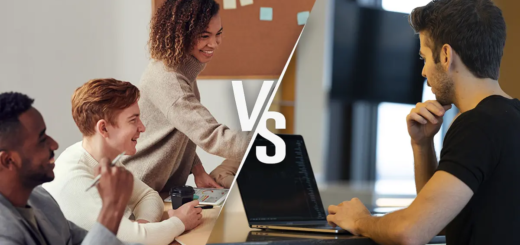 Illustration représentant le comparatif entre une agence web et un freelance, symbolisés par deux personnes séparées par le mot VS
